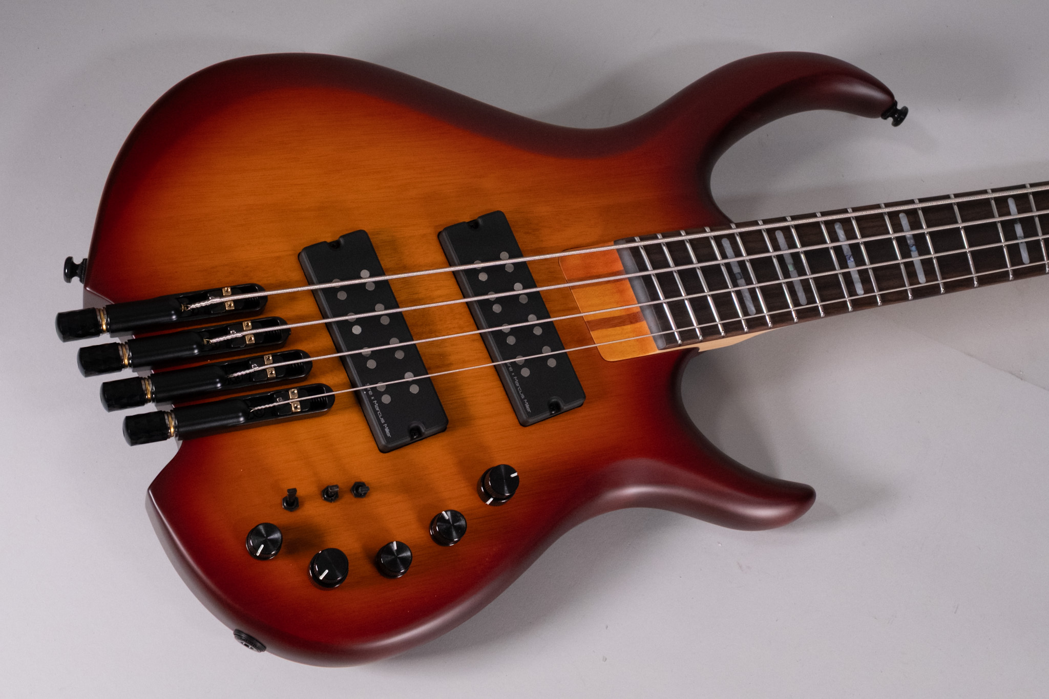 Marcus miller M6 headless 4 ts.s tobacco sunburst satin