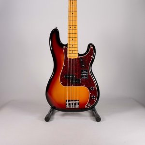 Fender Vintera III Late 60 Precision Bass Mn 3-Color Sunburst