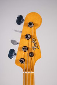 Fender Vintera III Late 60 Precision Bass Mn 3-Color Sunburst