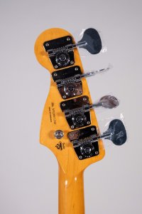 Fender Vintera III Late 60 Precision Bass Mn 3-Color Sunburst