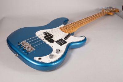 Fender Vintera III Late 60 Precision Bass Mn Lake Placid Blue