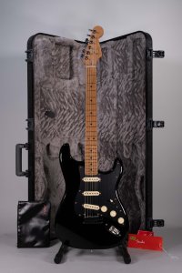 Fender Limited Edition American Ultra II Stratocaster Maple Black