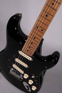 Fender Limited Edition American Ultra II Stratocaster Maple Black