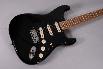 Fender Limited Edition American Ultra II Stratocaster Maple Black