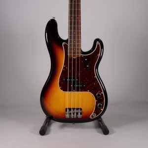 FENDER PRECISION AM VINTAGE II USATO