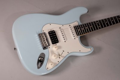 Suhr Classic s sonic blue rw hss