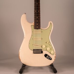 Fender Custom Shop 1962 Stratocaster Relic Closet Classic Aged Shell Pink