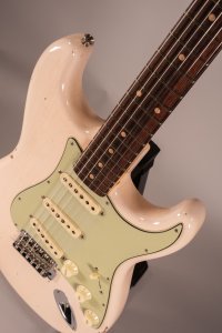 Fender Custom Shop 1962 Stratocaster Relic Closet Classic Aged Shell Pink