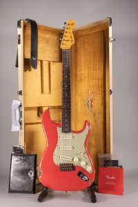 Fender Custom Shop Limited Edition '63 Stratocaster Heavy Relic Aged Fiesta Red