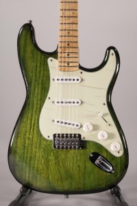 POLYCASTER MOD FENDER STRATO USATO