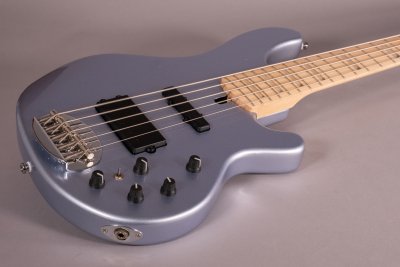 Lakland Skyline 5502 Custom 5 Corde Ice Blue Metallic