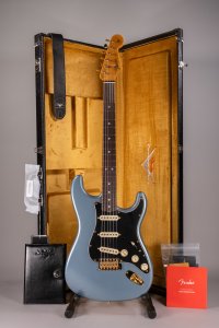 Fender Custom Shop '65 Dual-Mag Stratocaster Journeyman Blue Ice Metallic