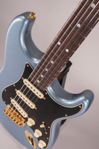 Fender Custom Shop '65 Dual-Mag Stratocaster Journeyman Blue Ice Metallic