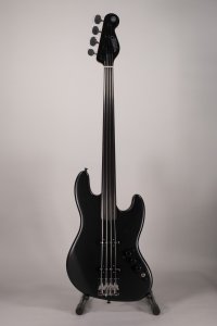 EMPIREO ALL BLACK FRETLESS 4 USATO