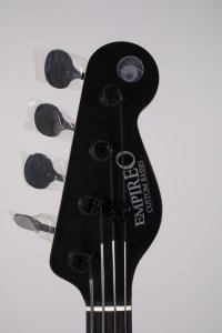 EMPIREO ALL BLACK FRETLESS 4 USATO