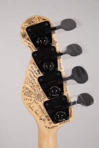 EMPIREO ALL BLACK FRETLESS 4 USATO