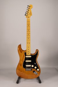 FENDER STRATO PRO II HSS R. PINE USATA