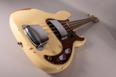 Fender Custom Shop 1964 Precision Bass Relic Aged Vintage White