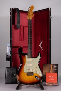 Fender Custom Shop Ltd '62 Stratocaster Heavy Relic Faded Aged 3 Color Sunburst