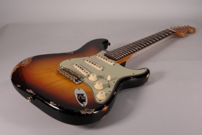 Fender Custom Shop Ltd '62 Stratocaster Heavy Relic Faded Aged 3 Color Sunburst