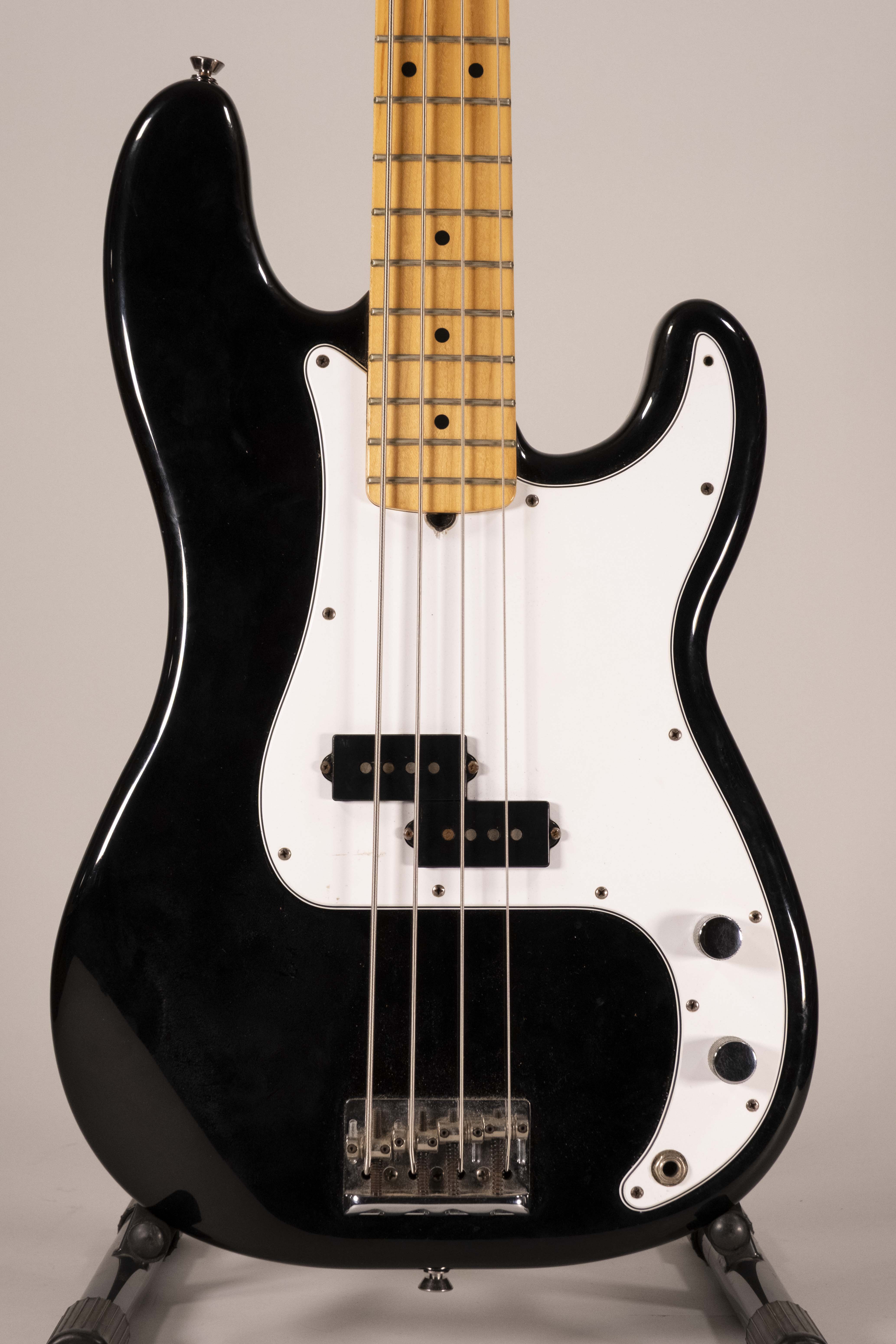 FENDER P-BASS AM STAD BLK MN USATO