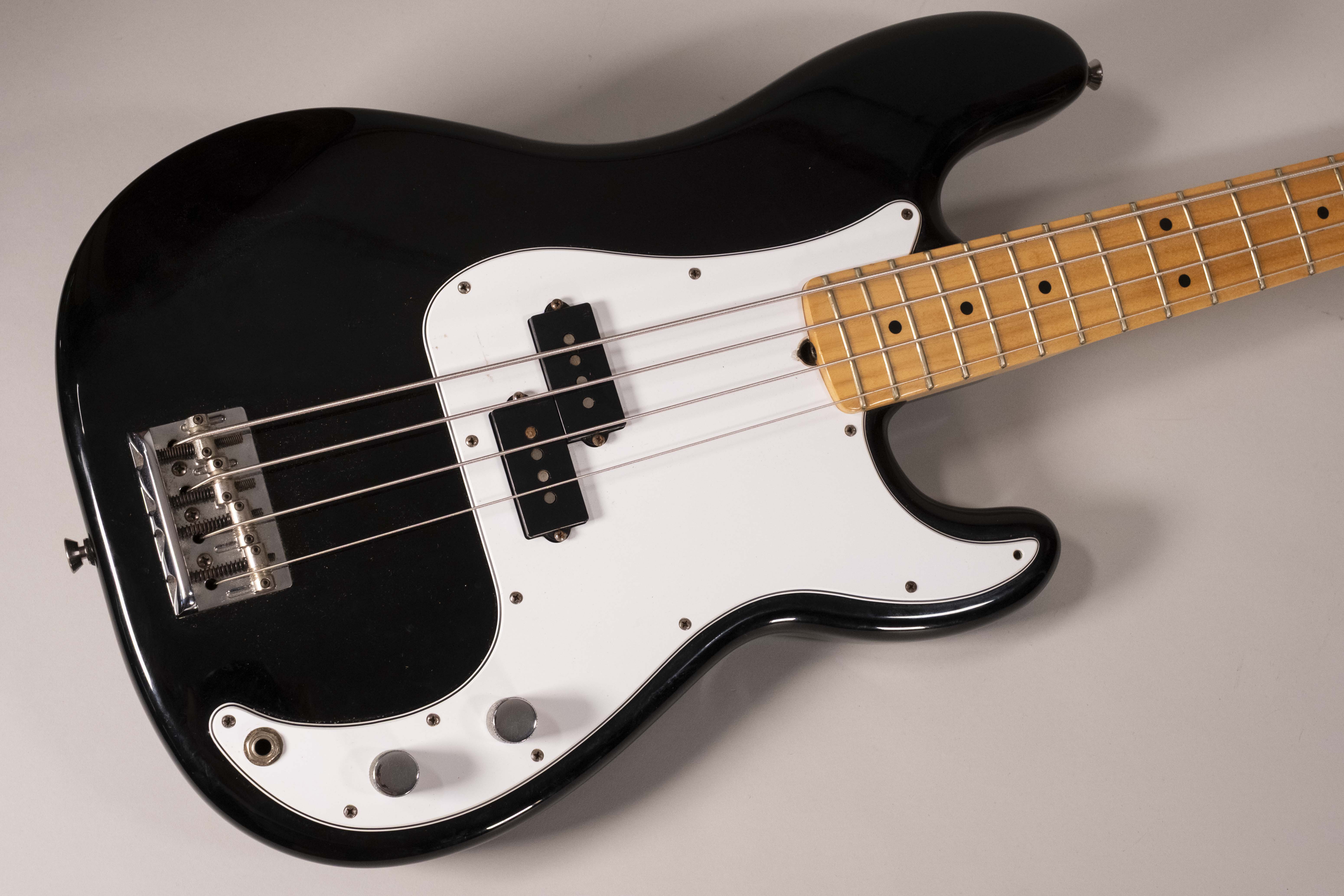 FENDER P-BASS AM STAD BLK MN USATO