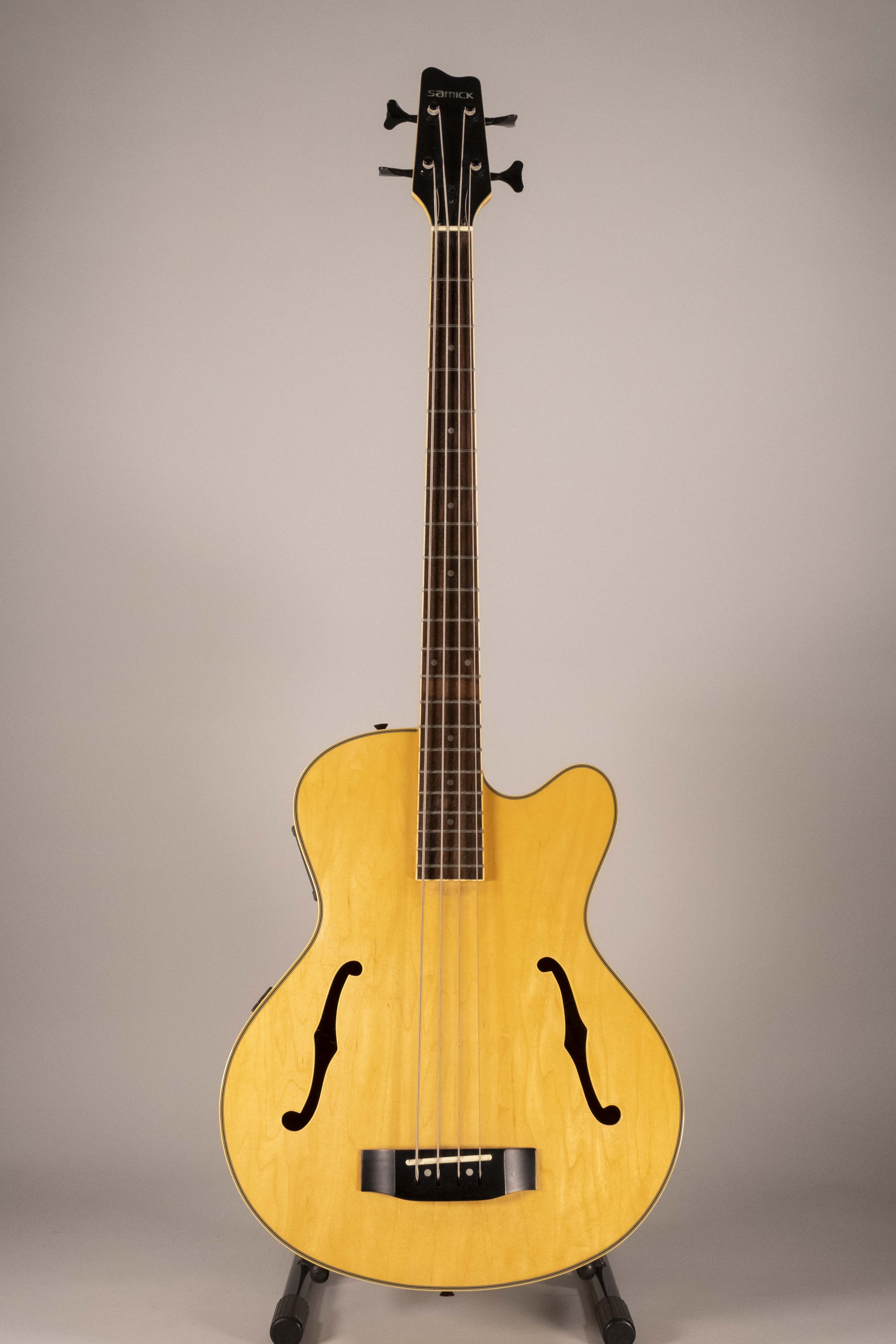 samick basso semicaustico usato