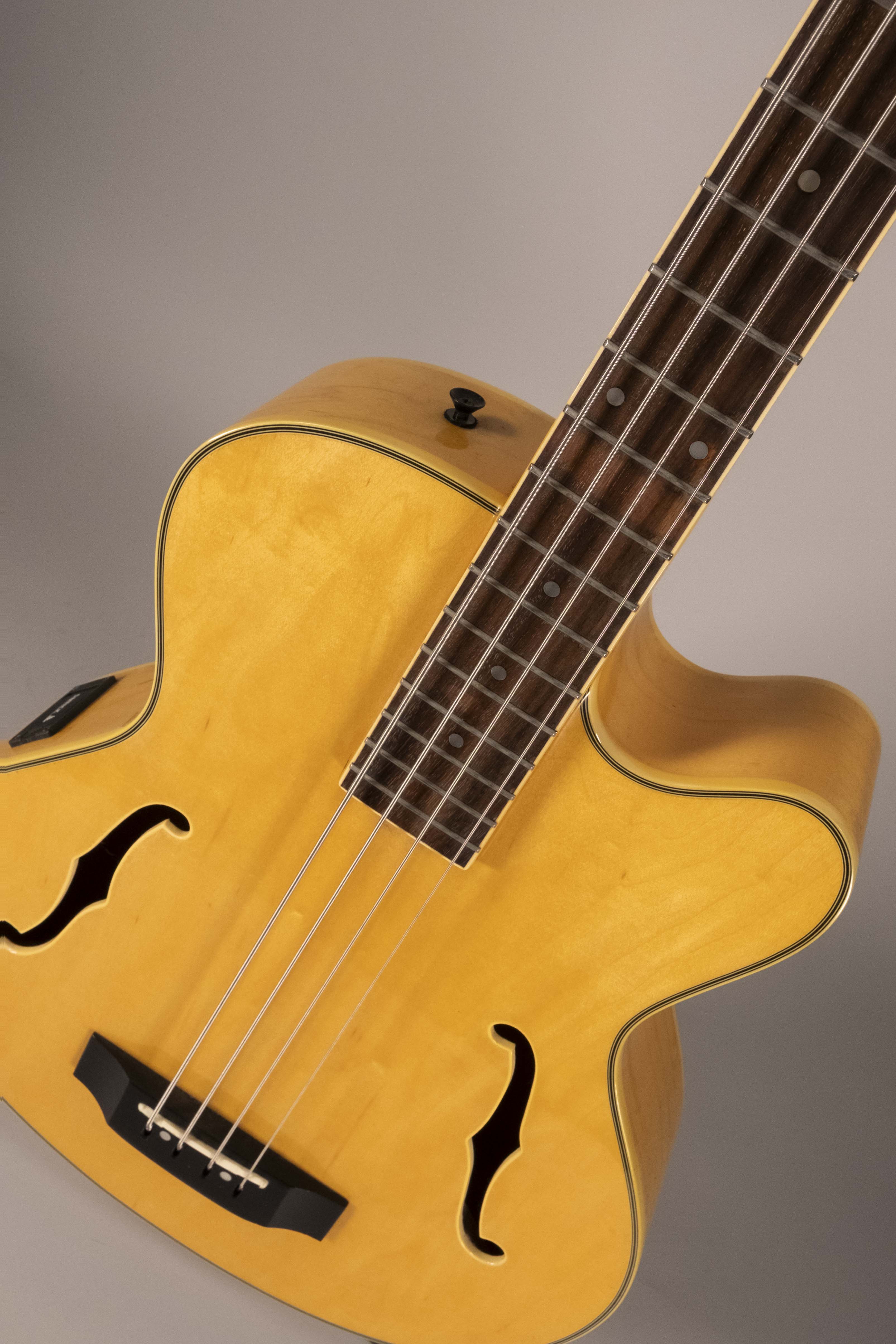 samick basso semicaustico usato