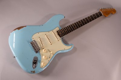 Fender Custom Shop 1962 Stratocaster Relic Faded Aged Daphne Blue