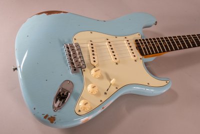 Fender Custom Shop 1962 Stratocaster Relic Faded Aged Daphne Blue