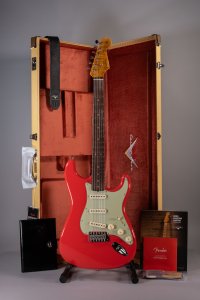 Fender Custom Shop Ltd '63 Stratocaster Journeyman Relic Aged Fiesta Red