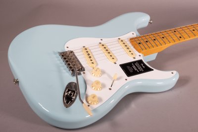 Fender Vintera 50 Stratocaster Modified Daphne Blue Chitarra Elettrica