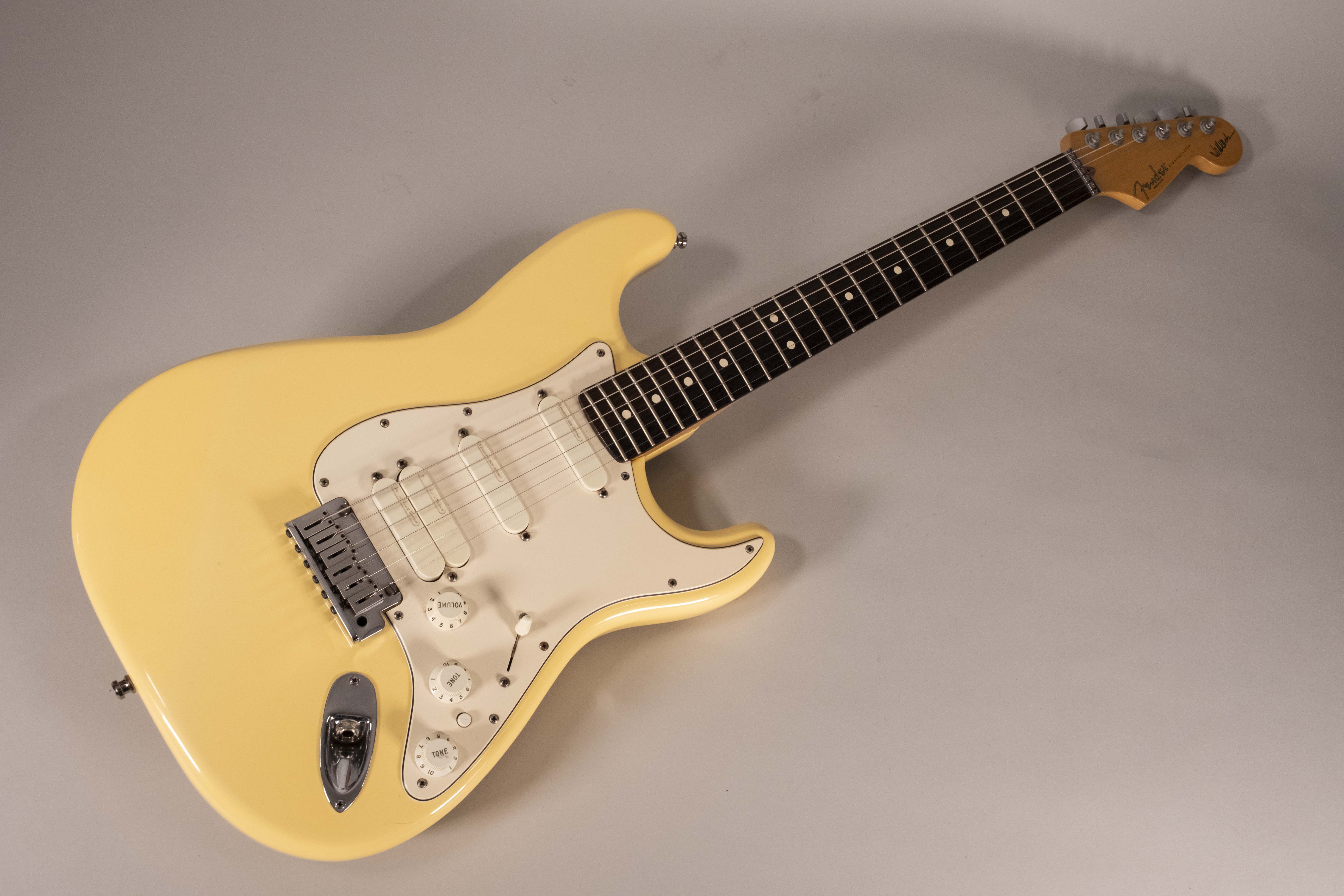 Fender Jeff Beck white Usata