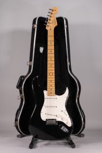 FENDER AM STD BK MN USATA