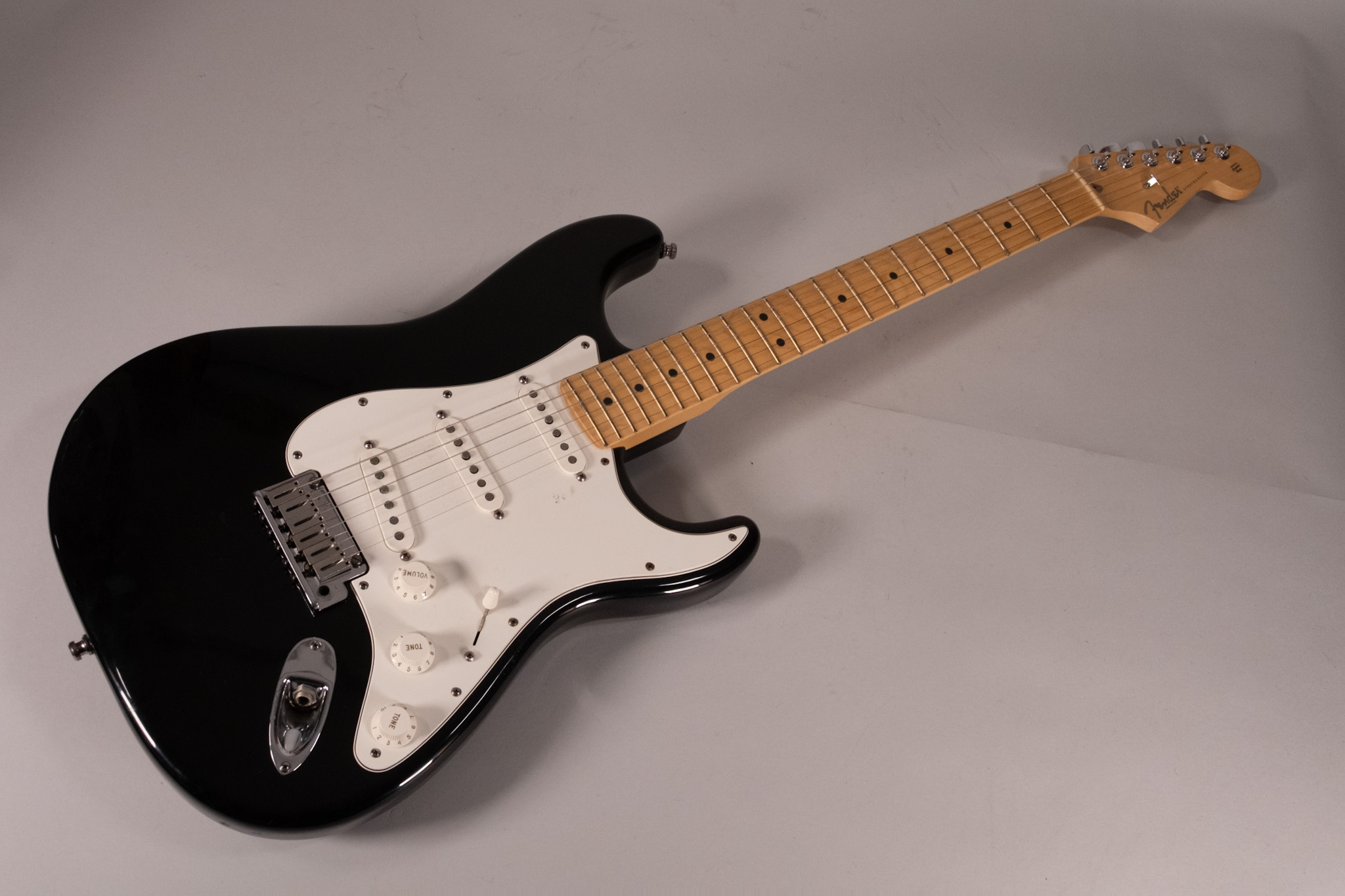 FENDER AM STD BK MN USATA