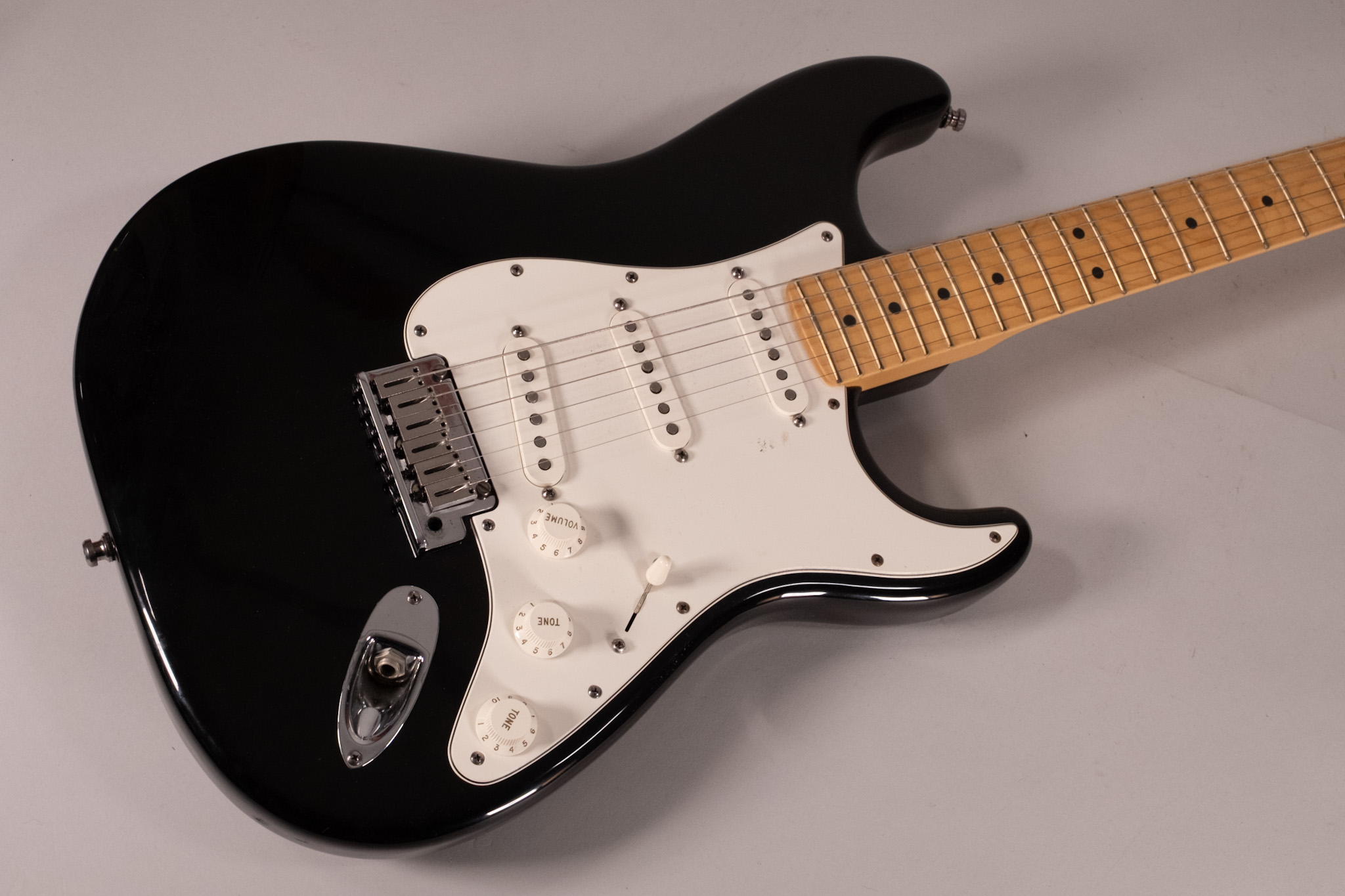 FENDER AM STD BK MN USATA