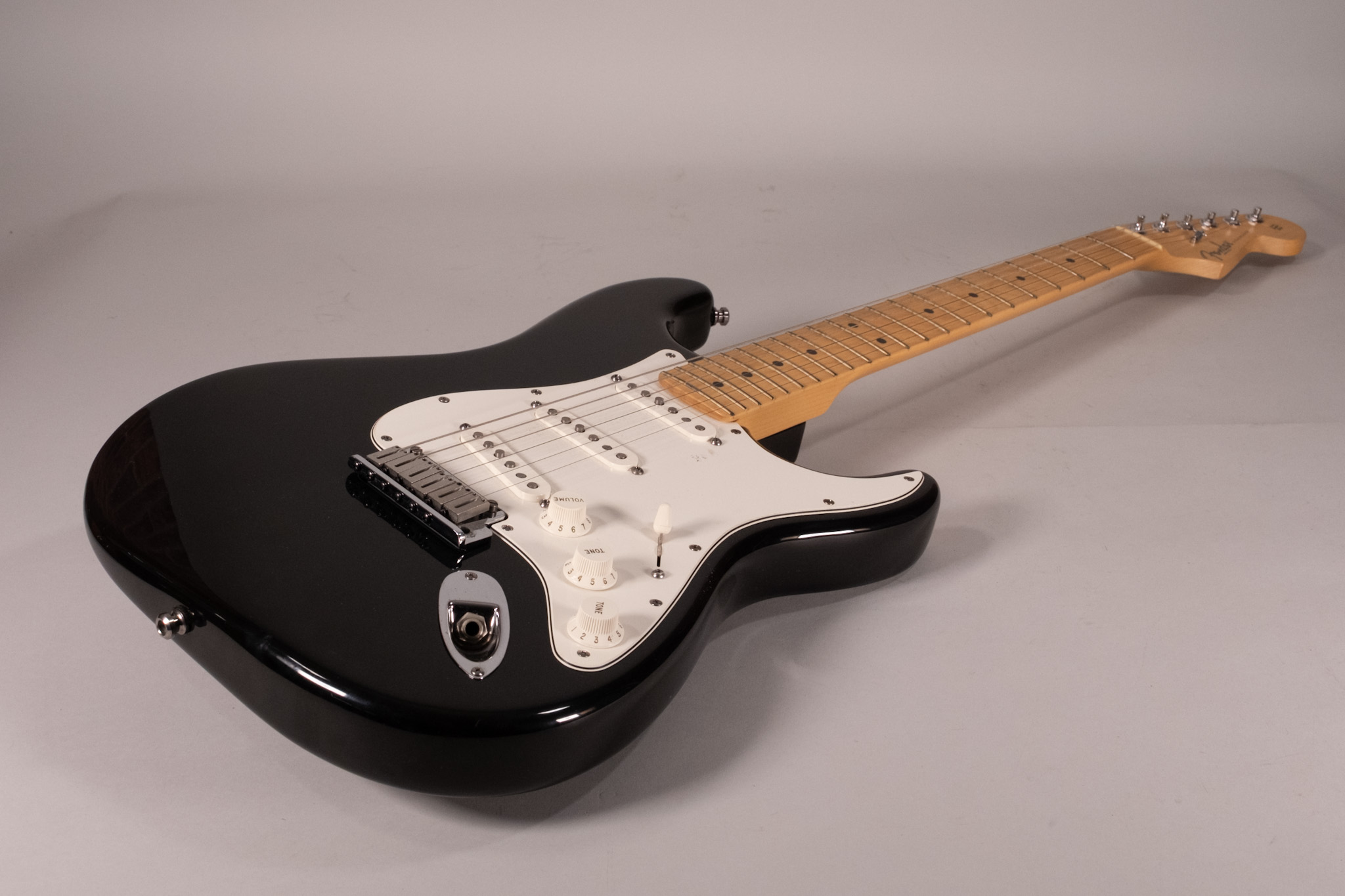 FENDER AM STD BK MN USATA