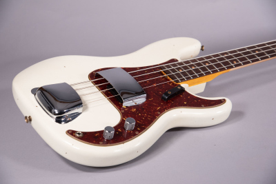 Fender 63 Precision Bass Journeyman Relic Aged Olympic White