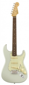 FENDER 60S CLASSIC PLAYER STRATOCASTER PAU FERRO SONIC BLUE