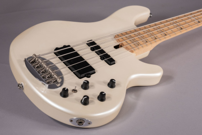 Lakland Skyline 5502 Custom White Pearl