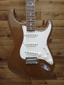 Fender Stratocaster Eric Johnson sig. palomino metallic usata