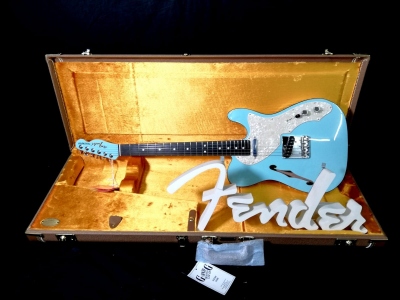 Fender Telecaster Thinline Two Tone Daphne Blue