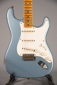 Fender 57 Stratocaster Relic Ice Blue Metallic