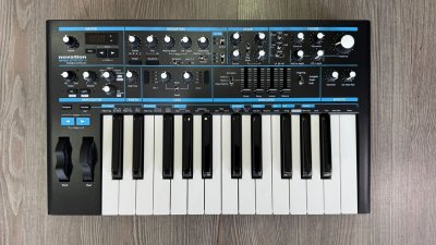 Novation Bass Station II Usata Con Decksaver