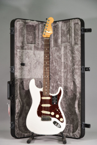 Fender American Ultra Stratocaster Artic Pearl