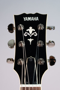 Yamaha SG 1820 Brown Sunburst