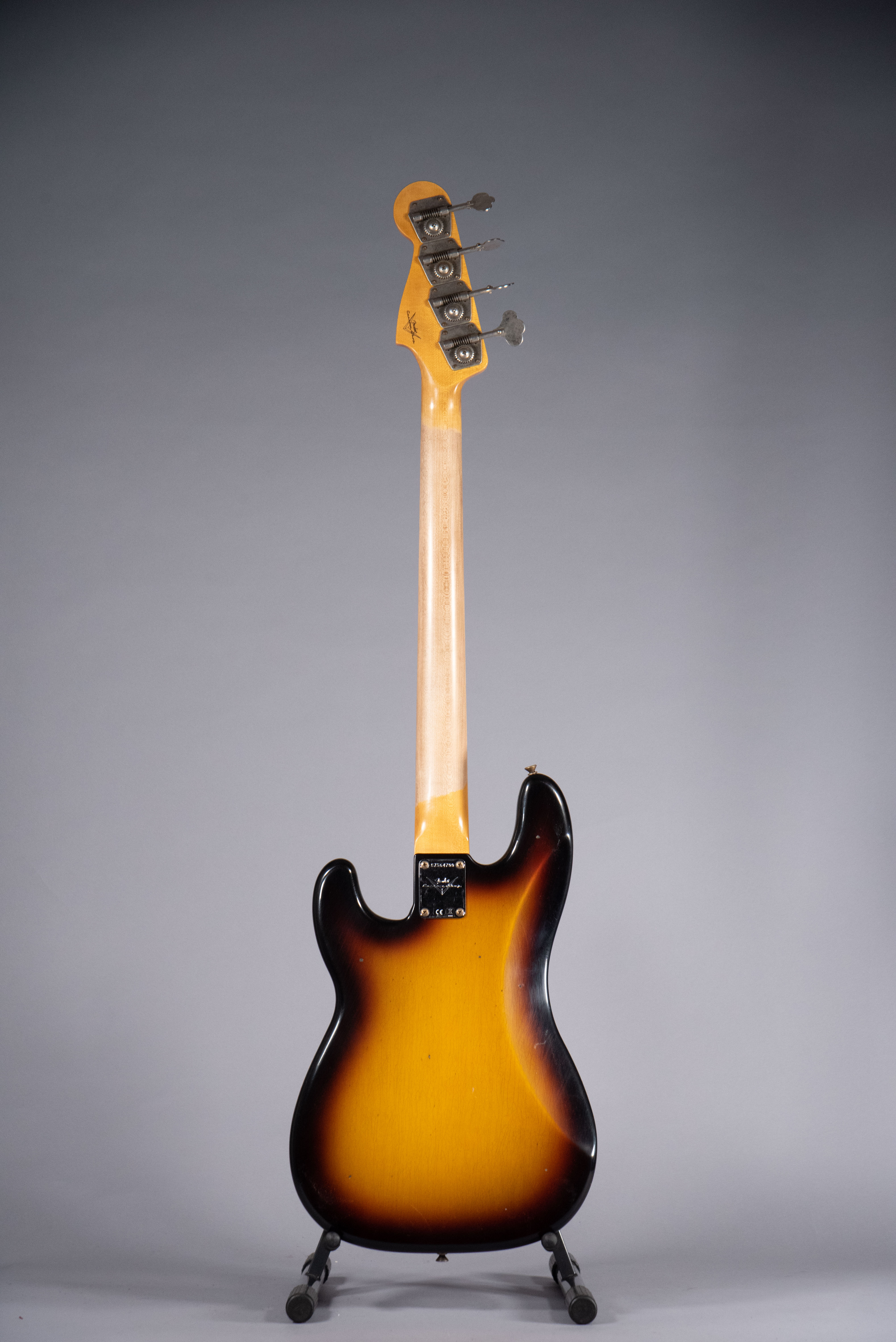 Fender 63 Precision Bass Journeyman Relic Aged 3 Color Sunburst