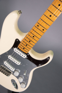 Fender Nile Rodgers Hitmaker Stratocaster Maple Olympic White