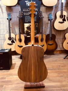 Taylor 110E Walnut Sitka Sunburst Chitarra Acustica Dreadnought