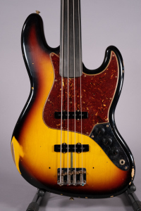 Fender Ltd 62 Jazz Bass Relic Ebony Fretless 3 Tone Sunburst